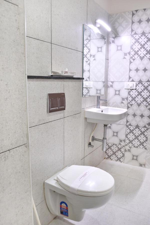 Sea Shell Residency Hotel Ченай Екстериор снимка